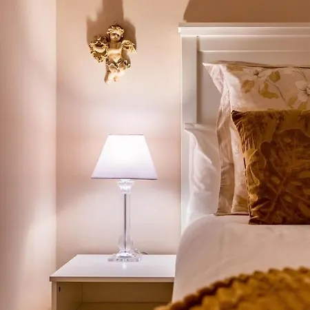 Luxe Town Hall Apartment Seville