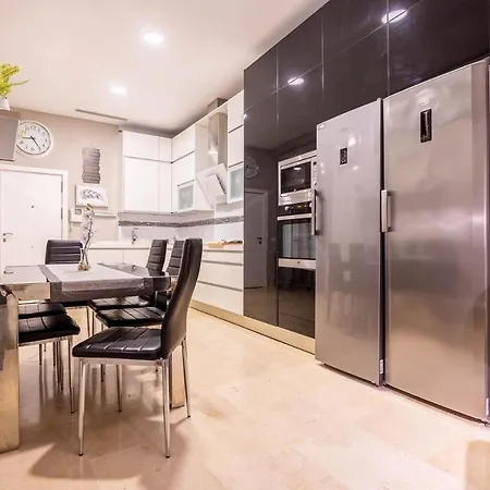 Luxe Town Hall Apartment